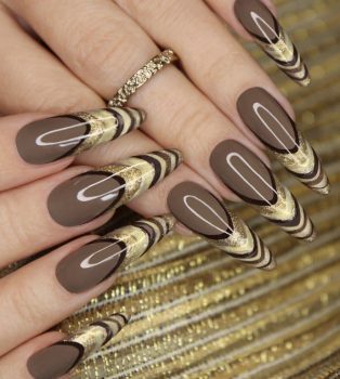 ブラウンネイル