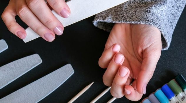 ジェルネイルのジェルが根元・先端にたまる原因と対策 