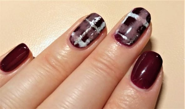 ベリーレッドネイル