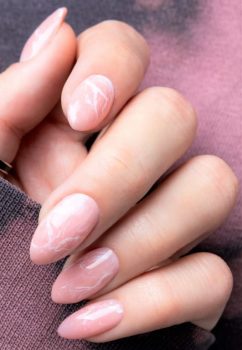 くすみカラーネイルデザイン 
