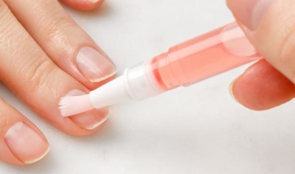 キューティクルオイルを使ったネイルケア
