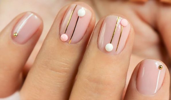 ベージュネイルデザイン