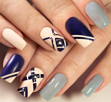 ベージュネイルデザイン