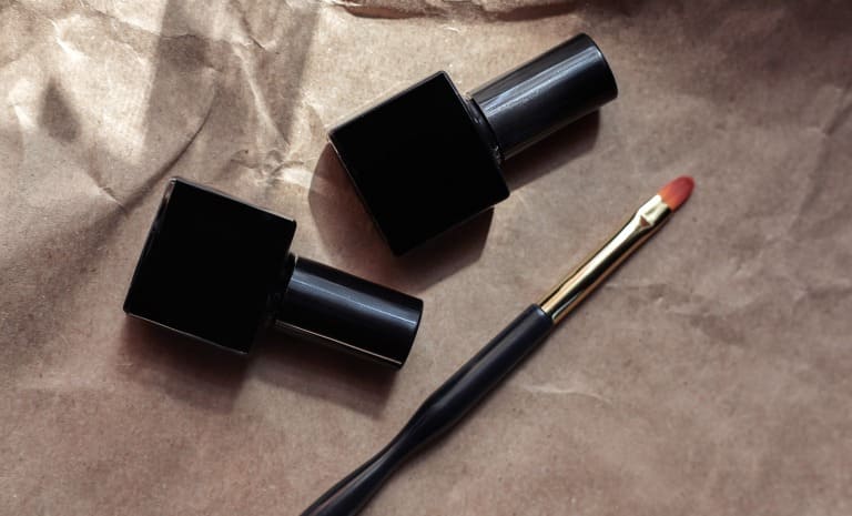 ジェルネイルのジェルが筆やボトル内で固まる原因と対処法