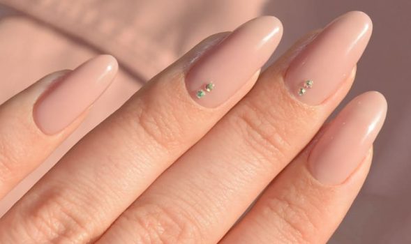 ベージュネイルデザイン