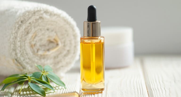 植物性美容オイルのスキンケアのすすめ｜肌が乾燥する原因を知って優しくケアしましょう！
