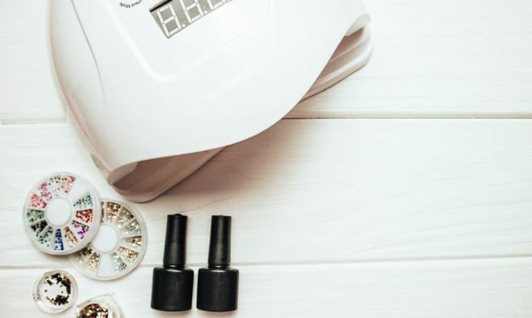 ジェルネイルのメリット・デメリットって？ジェルネイルキットで初心者さんも楽しもう！