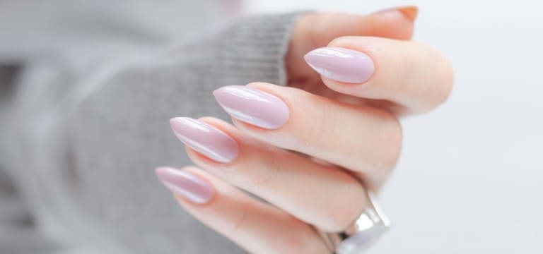 ジェルネイルのツヤがなくなる原因と対処法