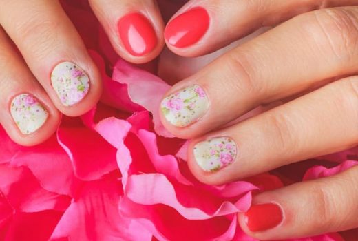 短い爪でもネイルはできるの?長さだしやおすすめネイルカラー紹介