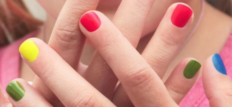 短い爪でもネイルはできるの？長さだしやおすすめネイルカラー紹介