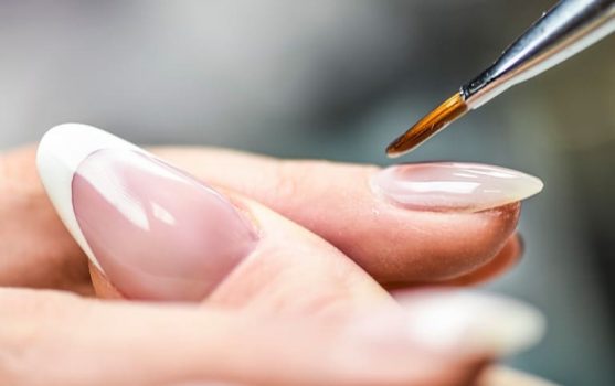 ジェルネイルで爪が傷む原因と対処方法