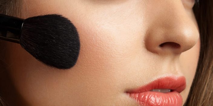 頬骨を目立たなくする簡単メイク方法！