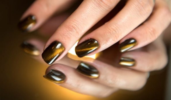 ミラーネイルのやり方 紹介！初心者でも簡単なセルフミラーネイルまとめ