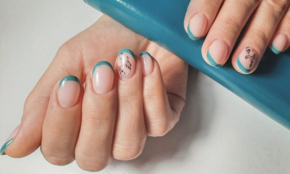 細フレンチネイルデザイン