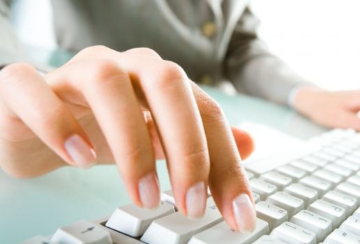 爪が伸びるのが早い・遅い主な原因