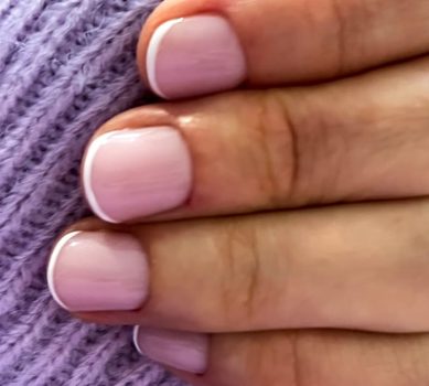 細フレンチネイルデザイン