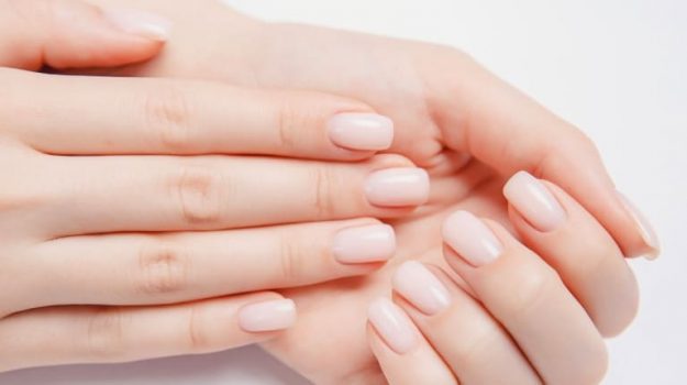 爪が伸びるのが早い・遅い主な原因