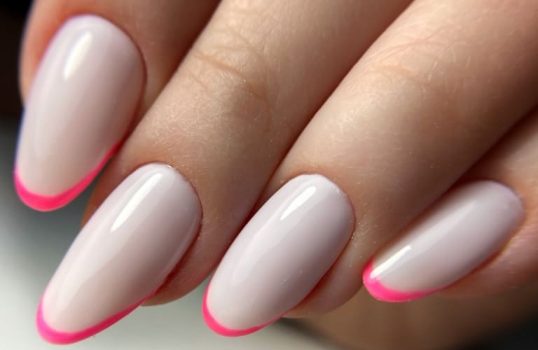 細フレンチネイルデザイン