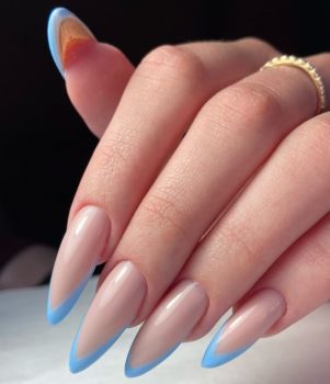 細フレンチネイルデザイン