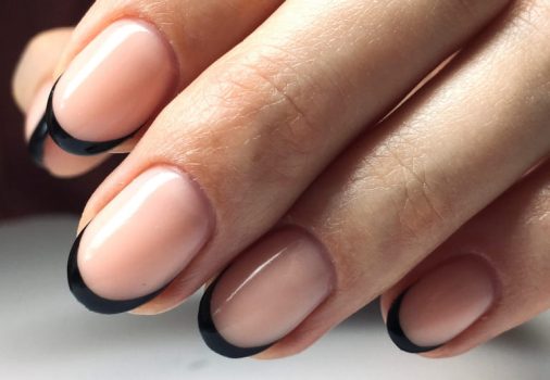 細フレンチネイルデザイン