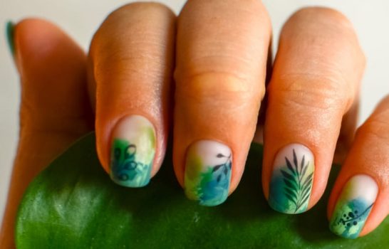 ボタニカルネイル