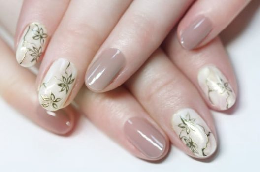 ボタニカルネイル