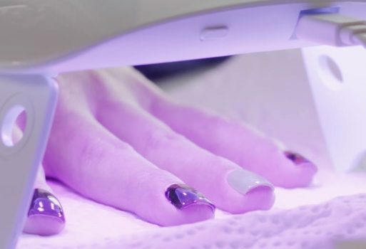 ジェルネイルの先端が剥がれる原因と対処方法