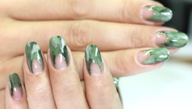 逆フレンチネイル