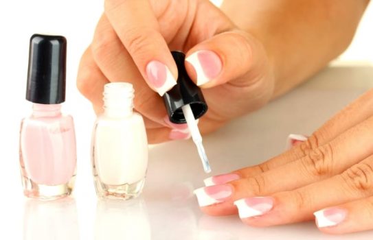 フレンチネイルのコツ・基本の塗り方まとめ！変形フレンチデザイン紹介