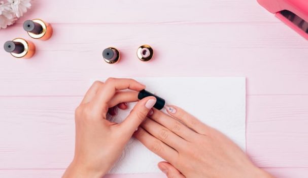 ジェルネイルの正しい保管方法！使ってはいけないジェルの見分け方のポイントまとめ