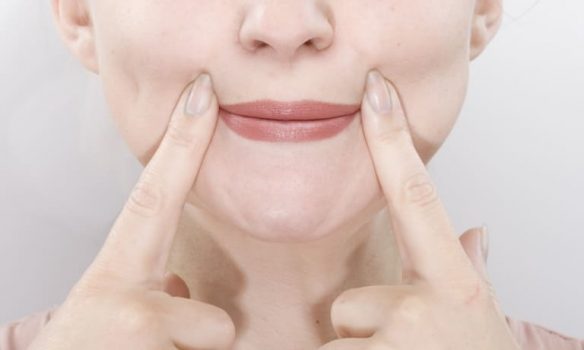 マリオネットラインの原因とケア方法