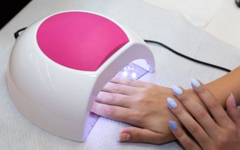 マニキュアのヨレが気になるならセルフジェルネイルがおすすめ