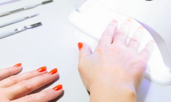 セルフジェルネイルが割れる原因と対策