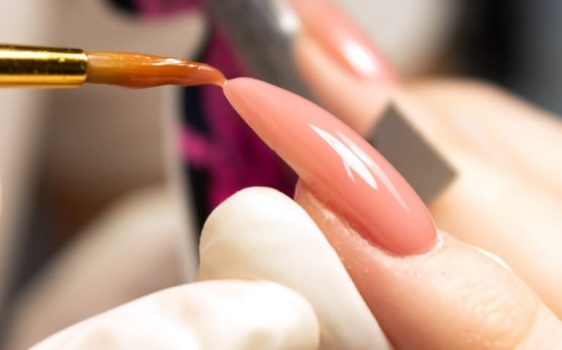 セルフジェルネイルが割れる原因と対策