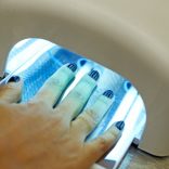 セルフジェルネイルとLEDライト