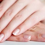 ネイルベッドを伸ばす方法