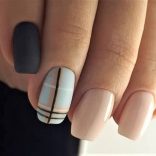 チェック柄ネイル