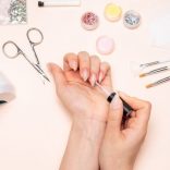 ジェルネイルがリフトする原因