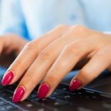 運気アップのネイルカラー紹介