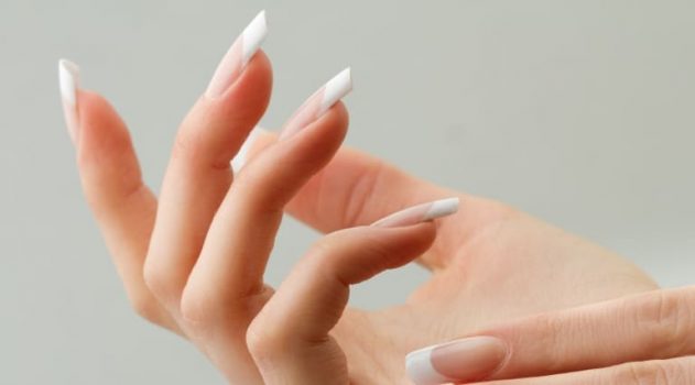 フレンチネイルのコツ・基本の塗り方まとめ！変形フレンチデザイン紹介